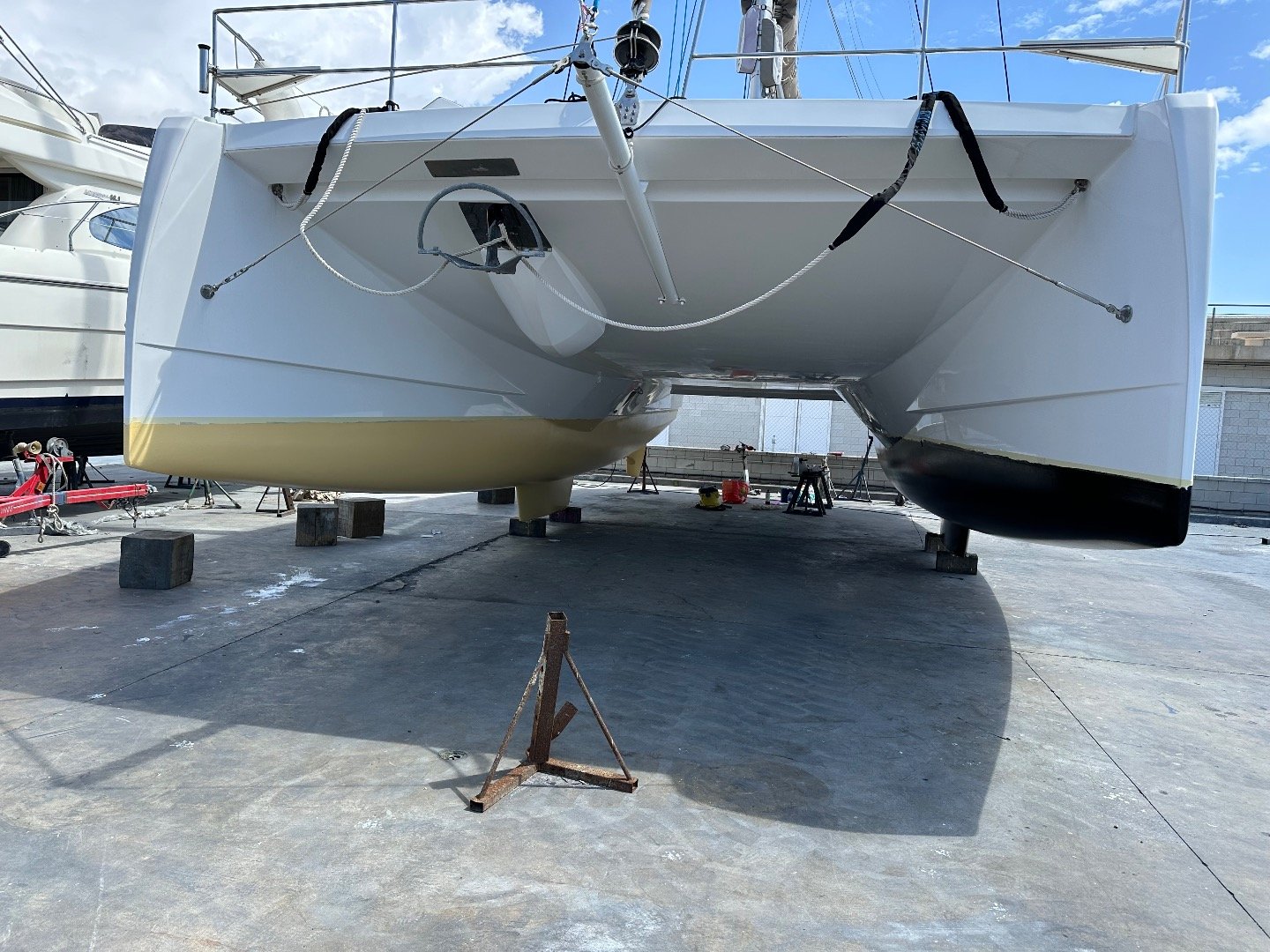Hull cleaning